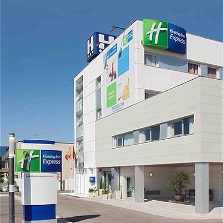 Holiday Inn Express Alcobendas By Ihg Екстериор снимка