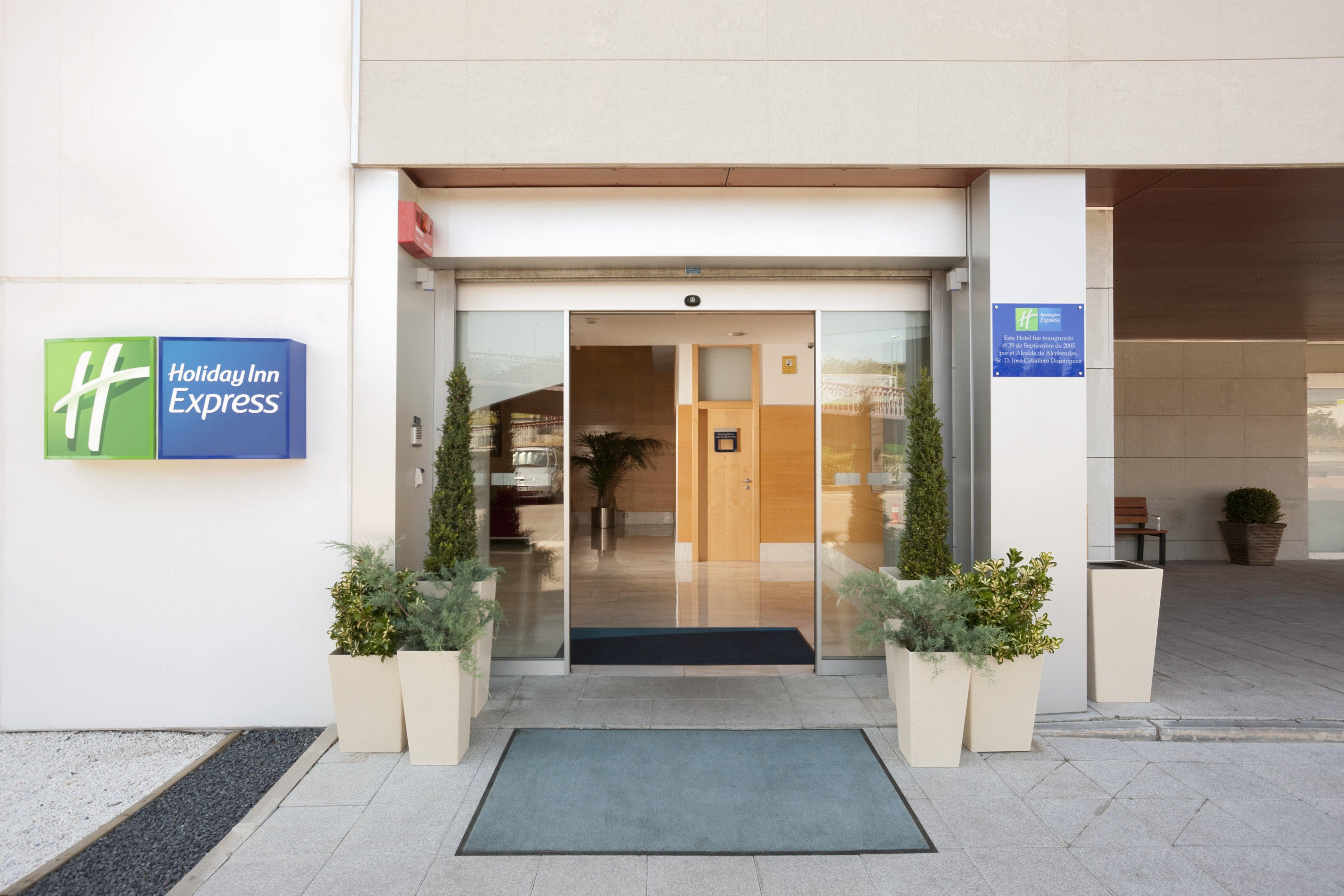 Holiday Inn Express Alcobendas By Ihg Екстериор снимка