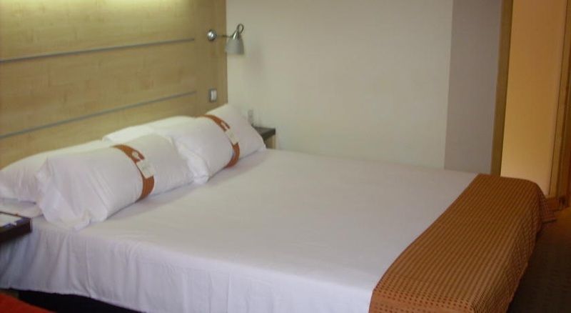 Holiday Inn Express Alcobendas By Ihg Стая снимка