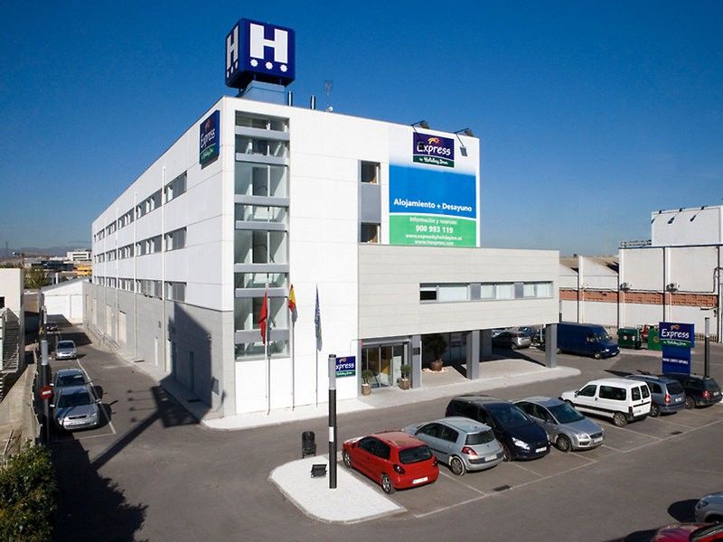 Holiday Inn Express Alcobendas By Ihg Екстериор снимка