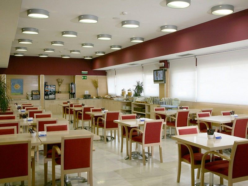 Holiday Inn Express Alcobendas By Ihg Екстериор снимка