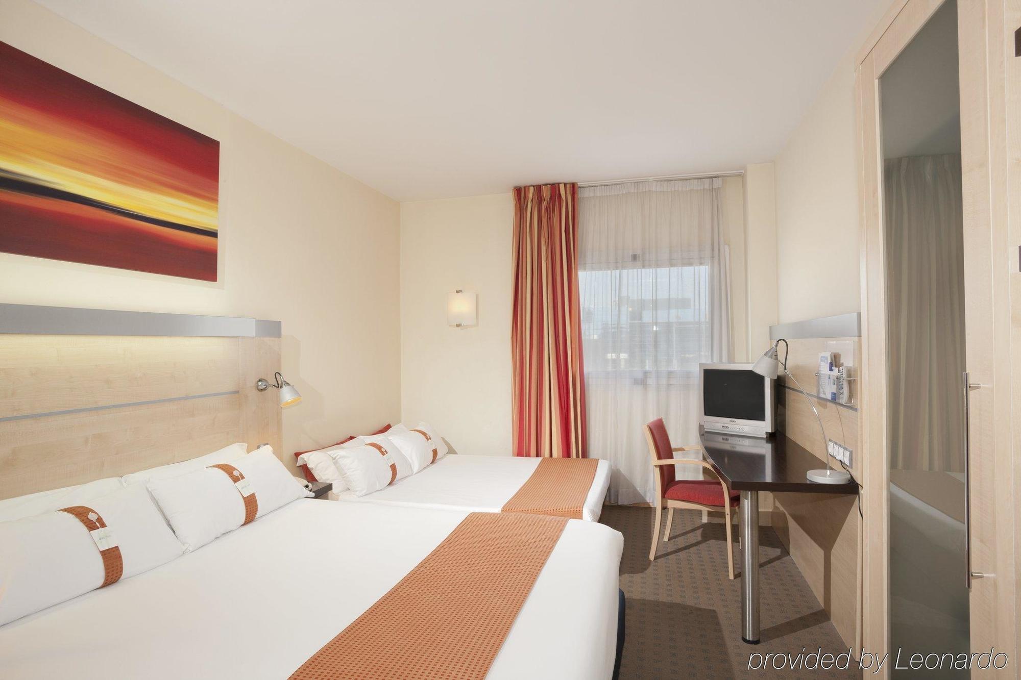 Holiday Inn Express Alcobendas By Ihg Екстериор снимка