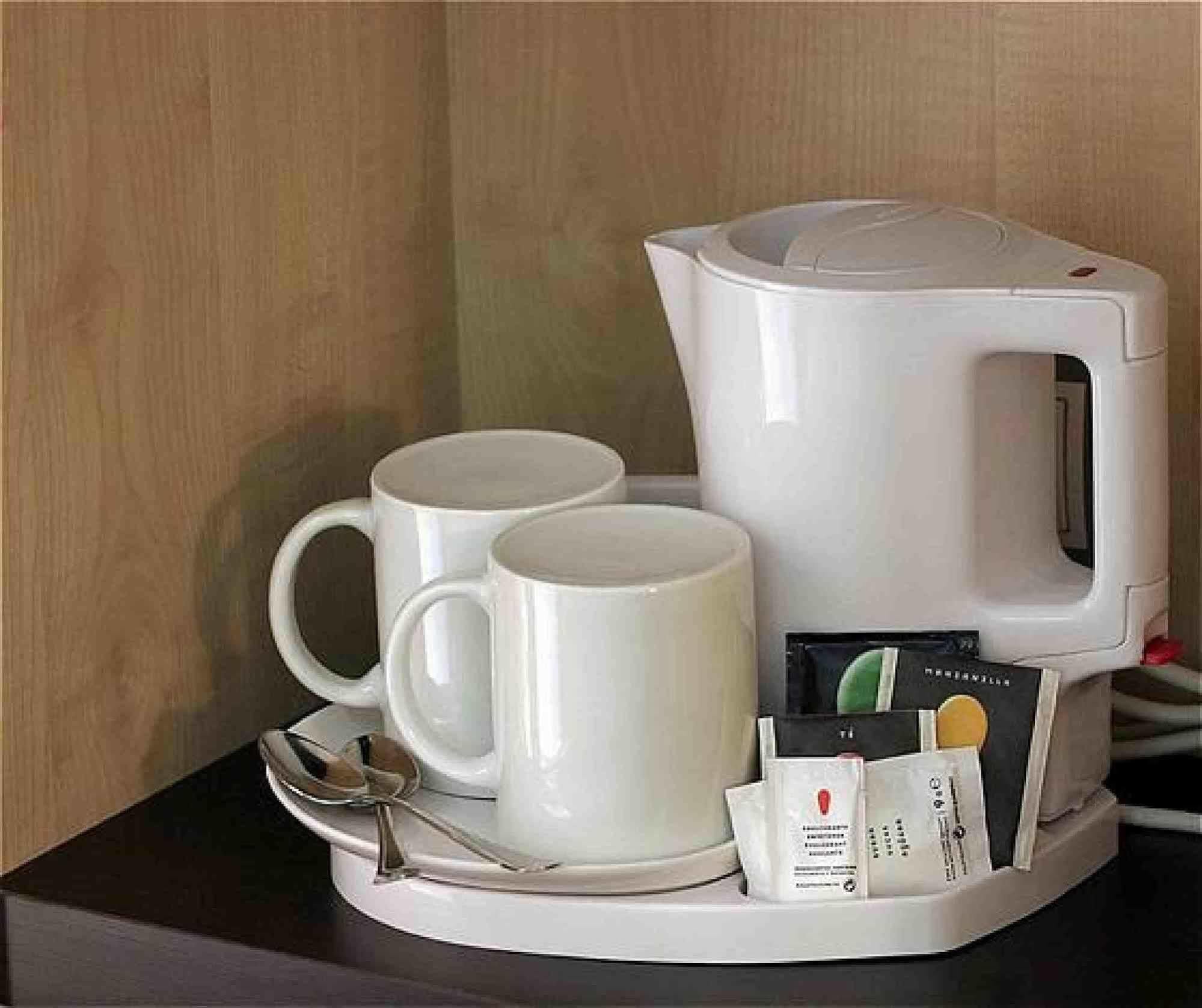 Holiday Inn Express Alcobendas By Ihg Екстериор снимка