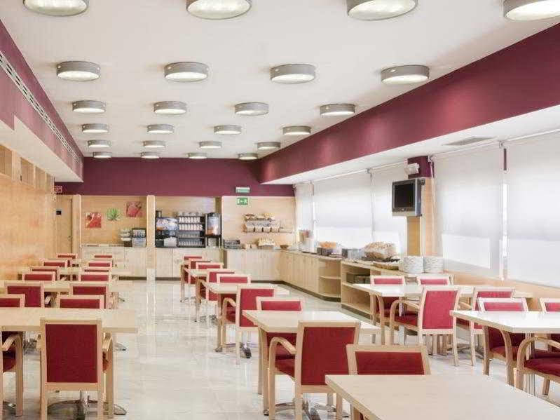 Holiday Inn Express Alcobendas By Ihg Екстериор снимка