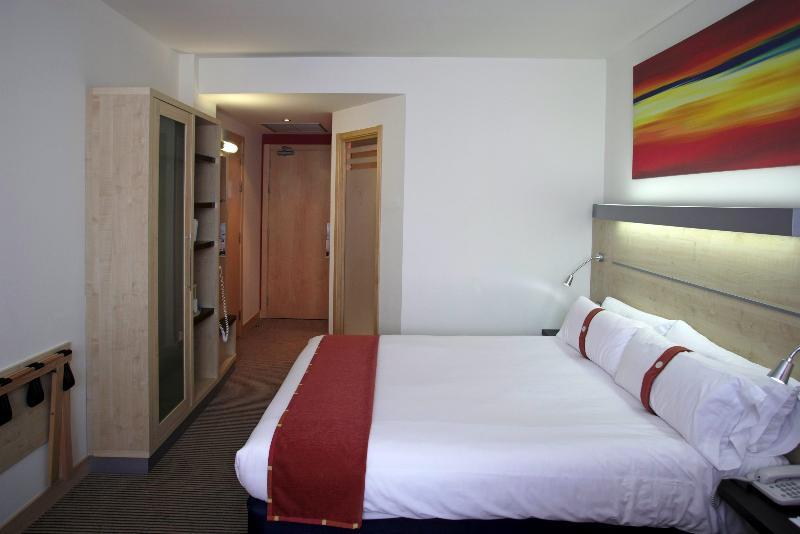 Holiday Inn Express Alcobendas By Ihg Екстериор снимка